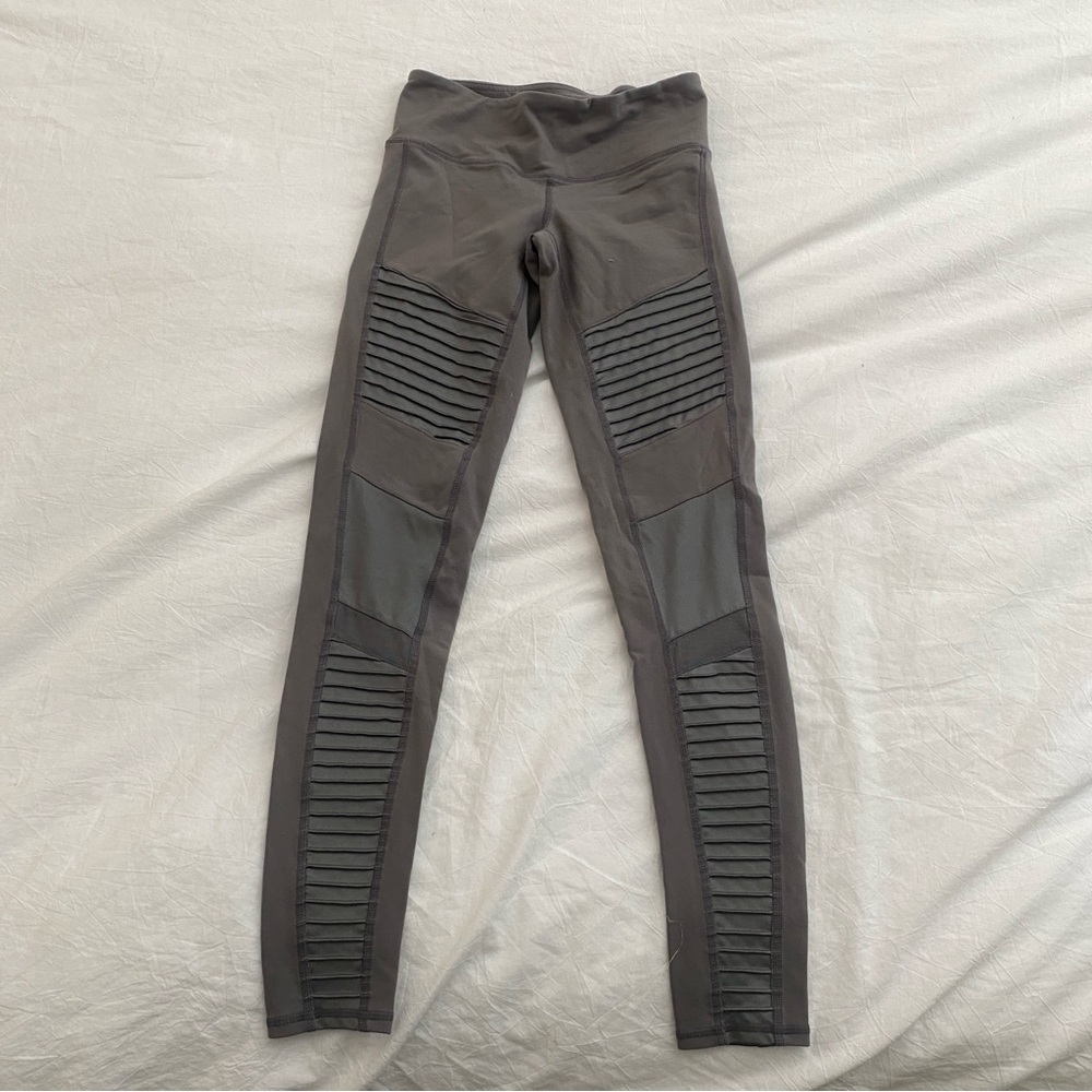 ALO YOGA Gray Women's Moto Leggings high waist 7/8 S - Picture 2 of 6